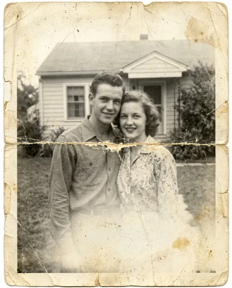 Restore old photos with PhotoCraft Online: before